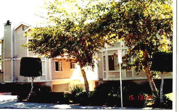 1206 S Alta Vista Ave in Monrovia, CA - Foto de edificio - Building Photo