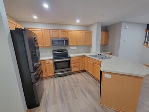 3553 Sterling Heights Dr in River Falls, WI - Foto de edificio - Building Photo