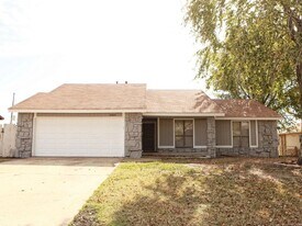 8009 E Lansing St in Broken Arrow, OK - Building Photo