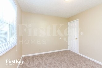 702 Delbrook Dr in Whiteland, IN - Building Photo - Building Photo