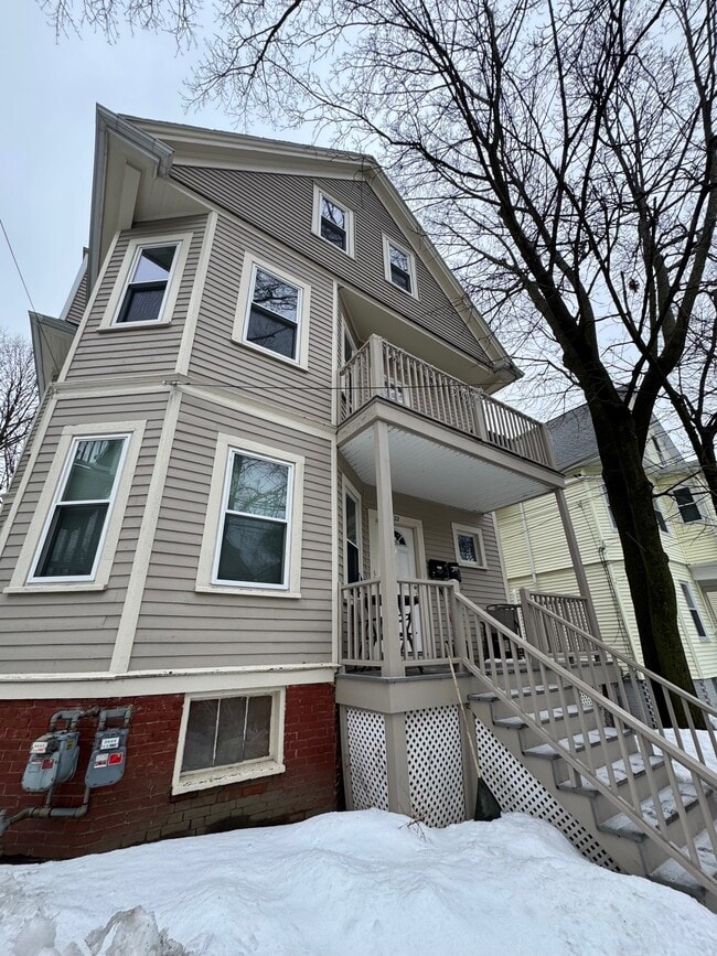 22 Spencer Ave, Unit 1 in Somerville, MA - Building Photo - Building Photo