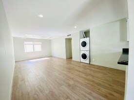 1535 N Kenmore Ave in Los Angeles, CA - Building Photo