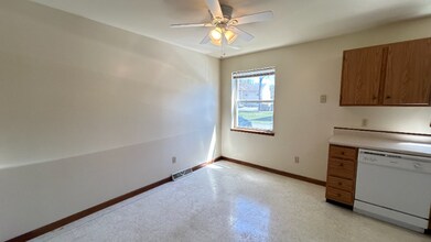 4336 Angela Ct in Albany, NY - Building Photo - Building Photo