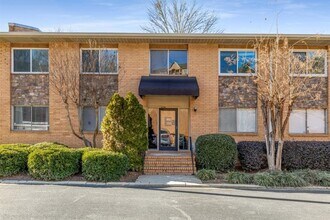 100 Biscayne Dr NW in Atlanta, GA - Building Photo - Building Photo