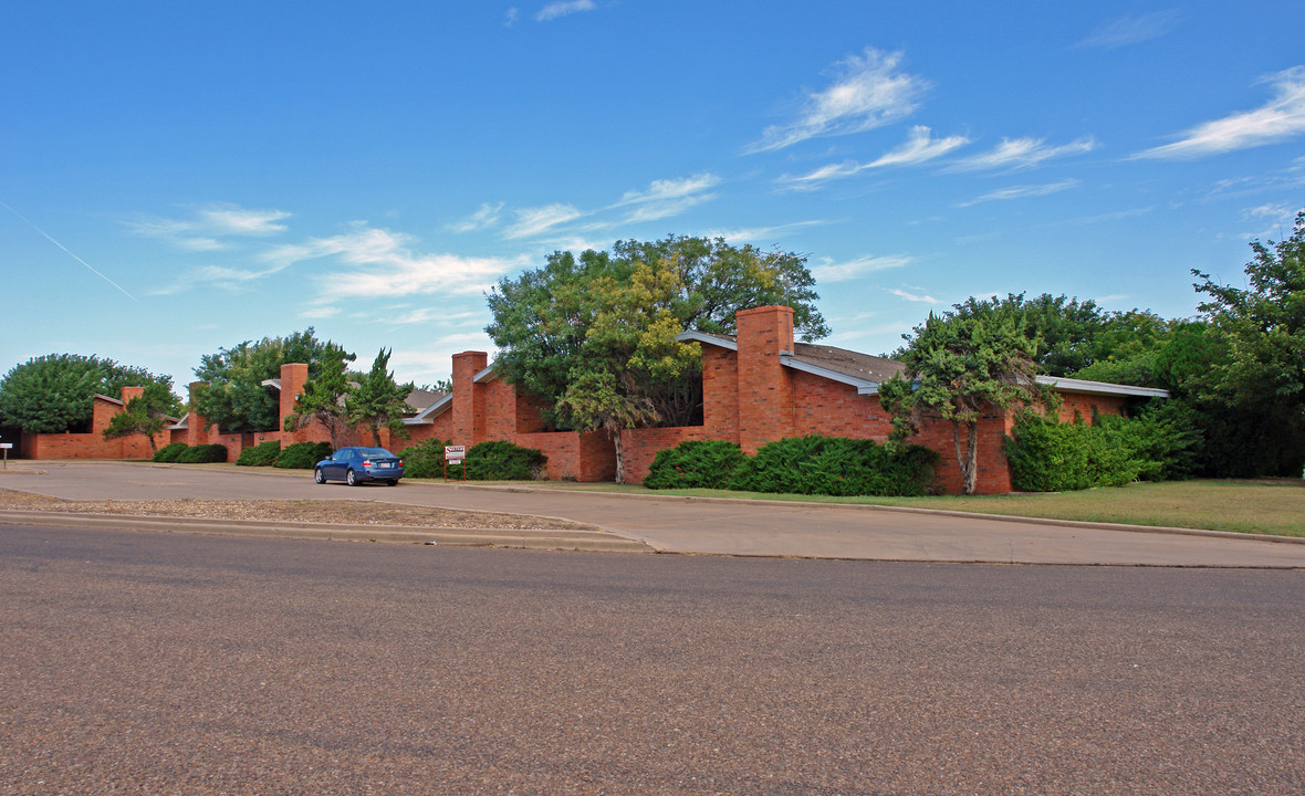 4208 W 2nd St in Plainview, TX - Building Photo