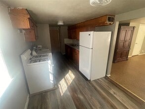 909 Court Ave in Clinton, OK - Building Photo - Building Photo