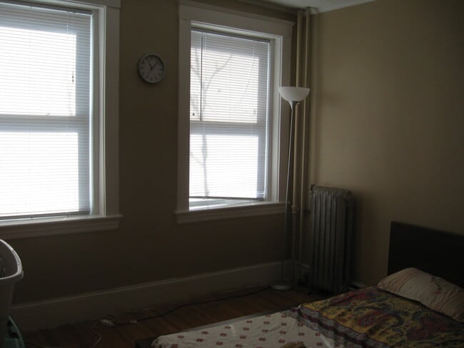 1607 Commonwealth Ave, Unit 22 in Boston, MA - Foto de edificio - Building Photo