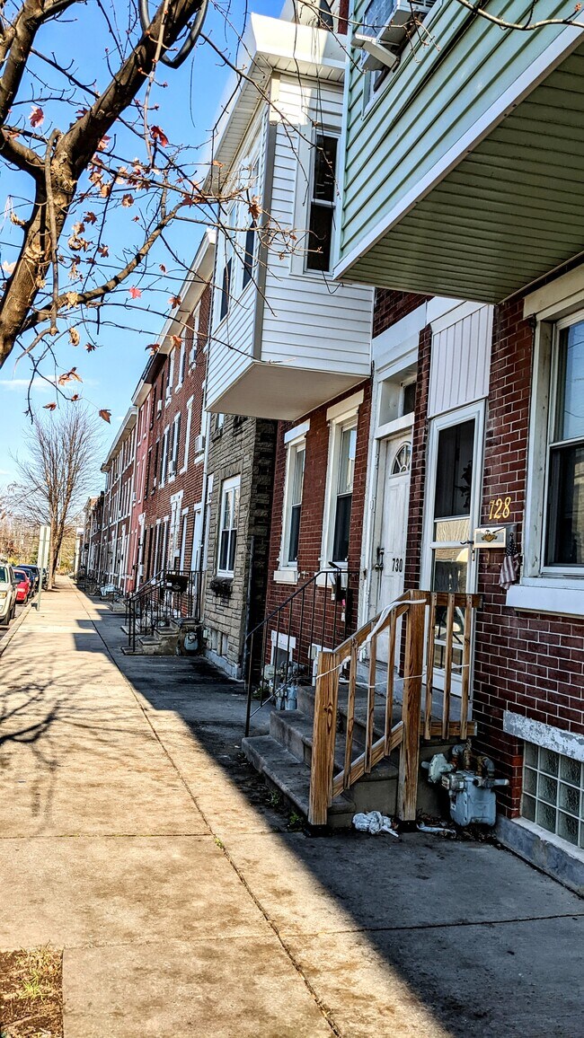 730 Kohn St, Unit 1 in Norristown, PA - Foto de edificio - Building Photo