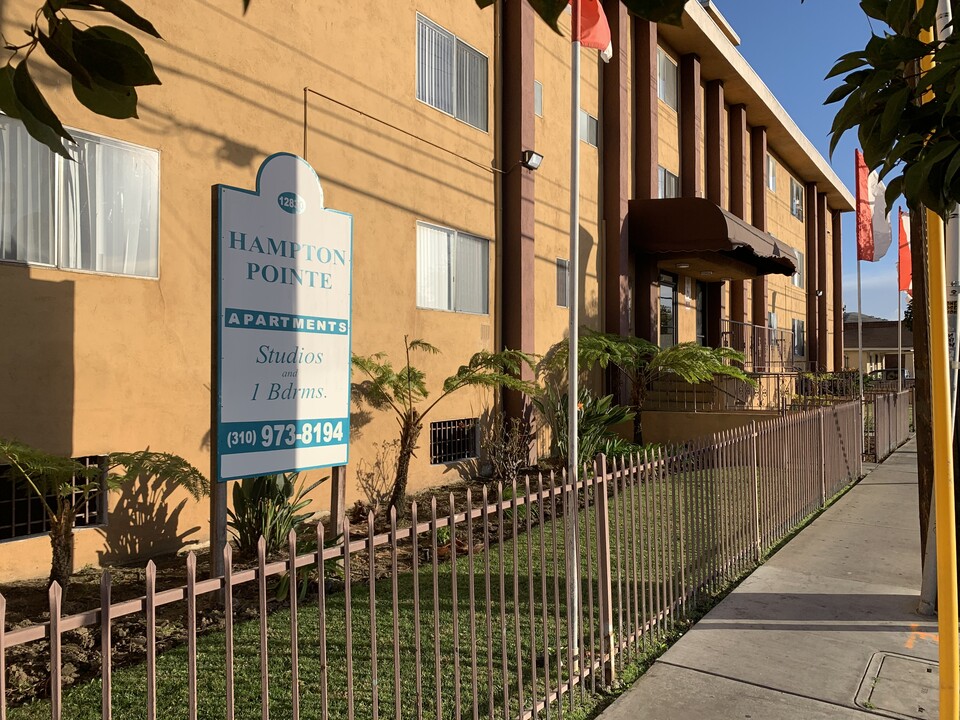 Hampton Pointe Apartments in Hawthorne, CA - Foto de edificio