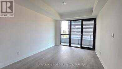 4015 The Exchange in Mississauga, ON - Building Photo - Building Photo