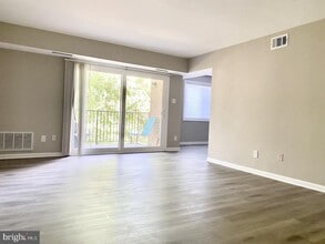 6288 Rose Hill Ct, Unit D in Alexandria, VA - Building Photo - Building Photo