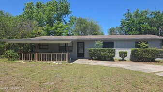 10791 Luana Dr N in Jacksonville, FL - Building Photo