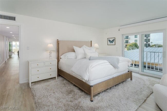 property at 3450 Gulf Shore Blvd N