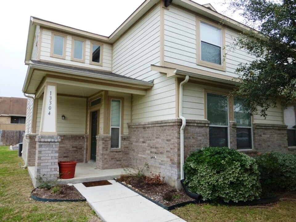 13304 Bristow Dawn in San Antonio, TX - Building Photo