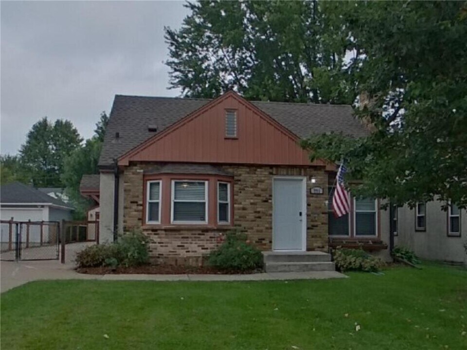 771 Hoyt Ave W in St. Paul, MN - Building Photo