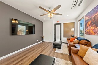 217 W 100 S in Hurricane, UT - Building Photo - Interior Photo