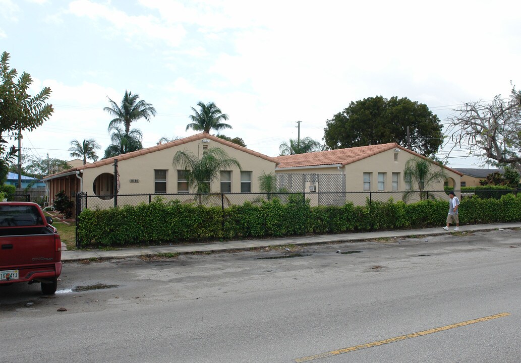 1840-1844 Taft St in Hollywood, FL - Building Photo