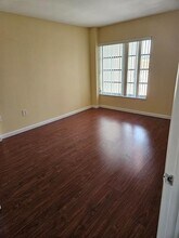 4172 Inverrary Dr in Lauderhill, FL - Building Photo - Building Photo