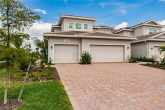 3760 Pebblebrook Ridge Ct-Unit -101 in Ft. Myers, FL - Foto de edificio - Building Photo