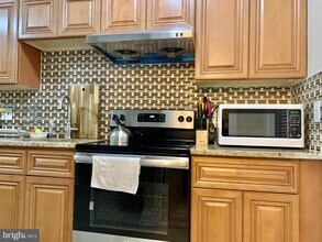 1211 Race St-Unit -2F in Philadelphia, PA - Building Photo - Building Photo