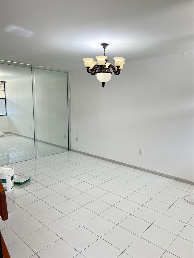 12253 SW 16th Terrace in Miami, FL - Building Photo - Building Photo