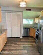 10 Oakwood Drive in Howell, NJ - Building Photo - Building Photo