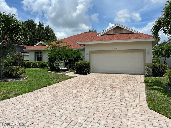 592 Lambton Ln in Naples, FL - Foto de edificio - Building Photo