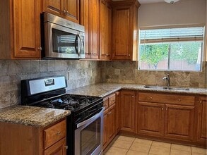 1353 Pengra St in Duarte, CA - Building Photo - Building Photo