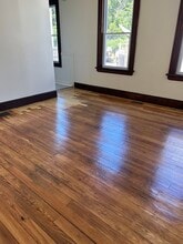 182 Meadow St in Naugatuck, CT - Building Photo - Building Photo