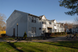 Briarwood Court Apartments in Belvidere, NJ - Building Photo - Building Photo