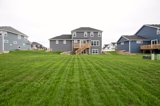 10601 Tree Sparrow Dr in Mequon, WI - Building Photo - Building Photo