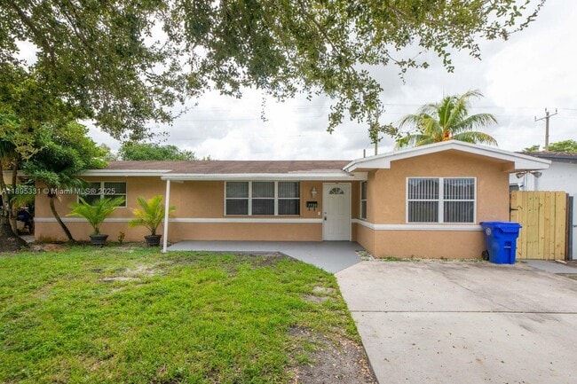 7720 NW 15th St