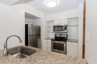 244 S Cedar St in Charlotte, NC - Building Photo - Building Photo