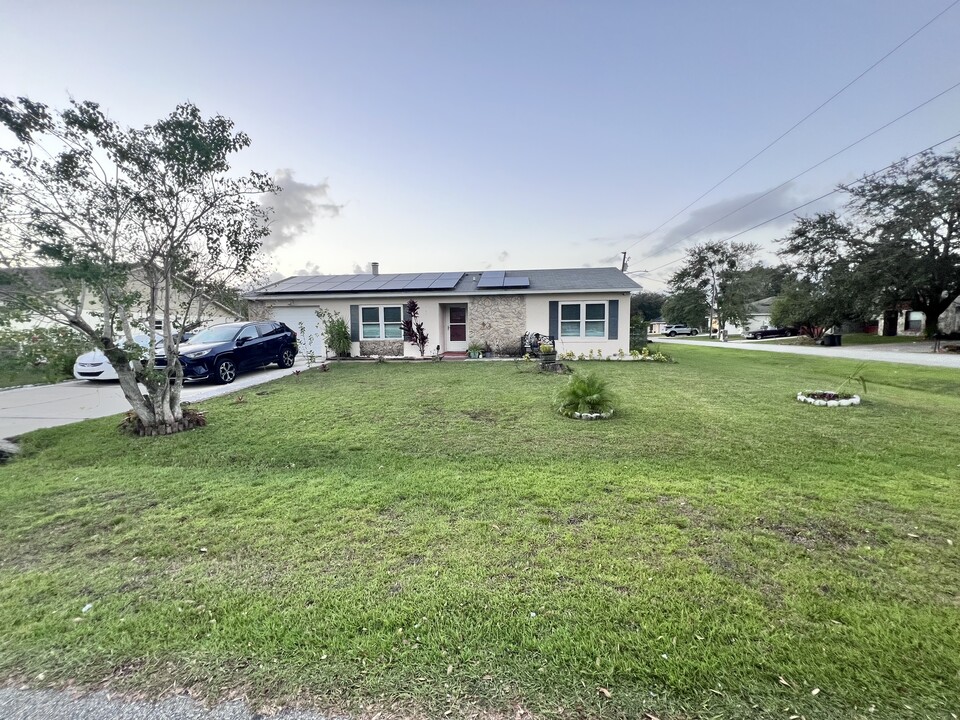 101 Turin Way in Kissimmee, FL - Building Photo