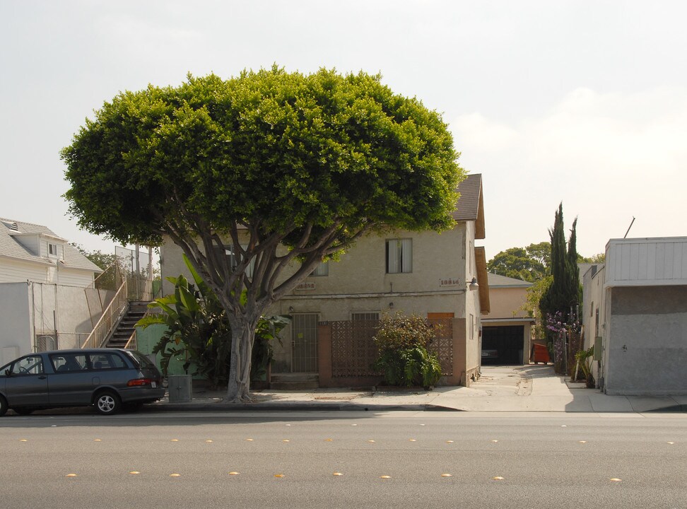 16812 S Western Ave in Gardena, CA - Building Photo