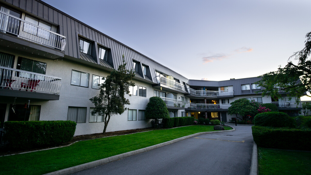 Park Terrace Apartments in Langley, BC - Building Photo