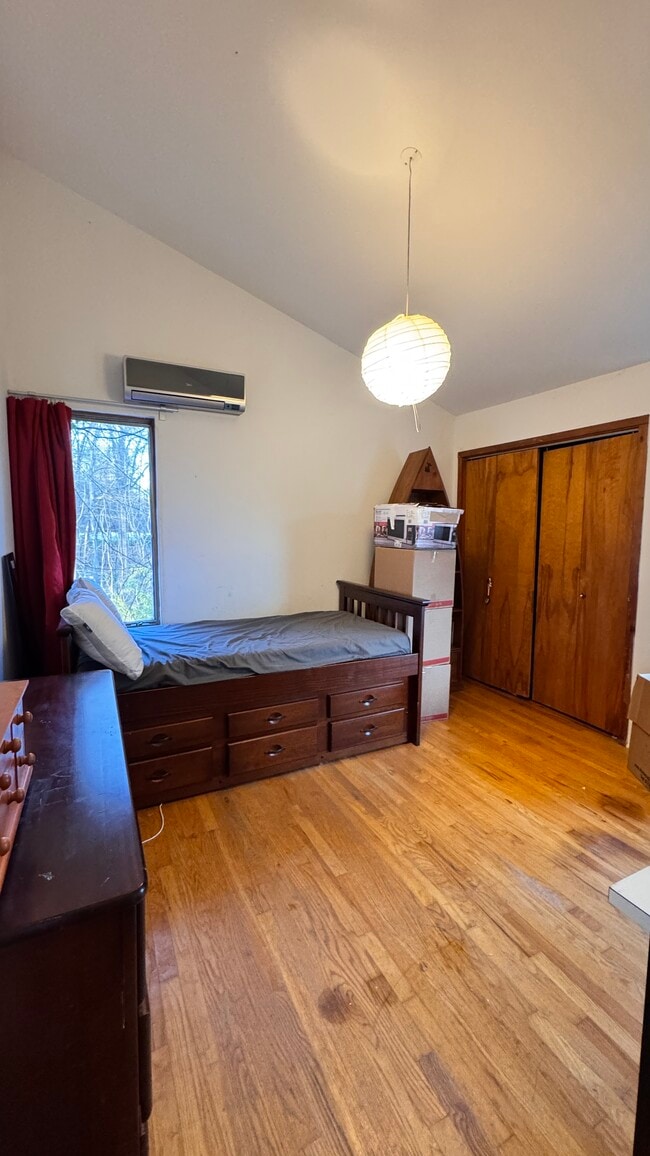 148 Cat Rock Rd in Cos Cob, CT - Building Photo - Building Photo