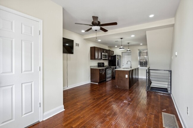 property at 2003 N Cleveland St