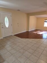 7 Bedford Dr, Unit Apt. 1 in Latham, NY - Building Photo - Building Photo