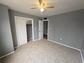 1105 S 10th St in Herrin, IL - Building Photo - Building Photo
