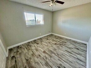 1533 E Austin Way in Fresno, CA - Building Photo - Building Photo