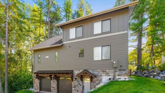 58 Cedar Pointe Lp in Columbia Falls, MT - Building Photo