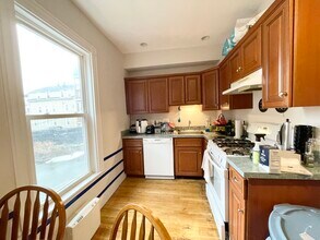 23 Parker Hill Ave, Unit 1 in Boston, MA - Foto de edificio - Building Photo