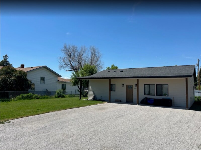 130 S Maple St in Townsend, MT - Building Photo