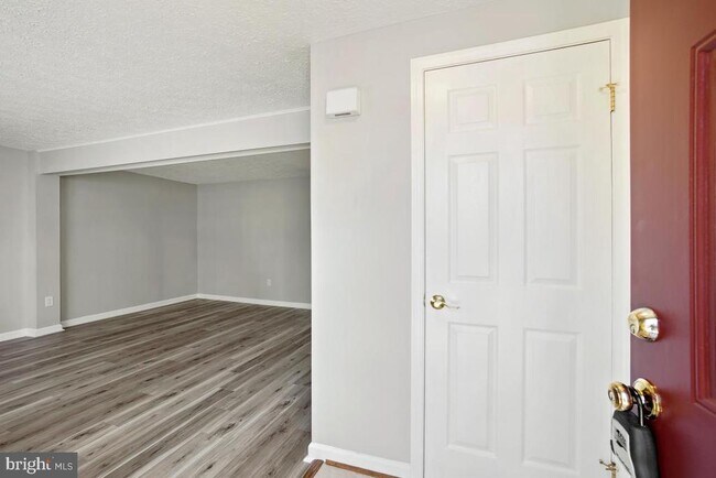 90 Pontiac Way in Gaithersburg, MD - Building Photo - Building Photo