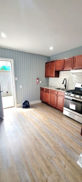 2402 Auburn Terrace in Atlantic City, NJ - Building Photo