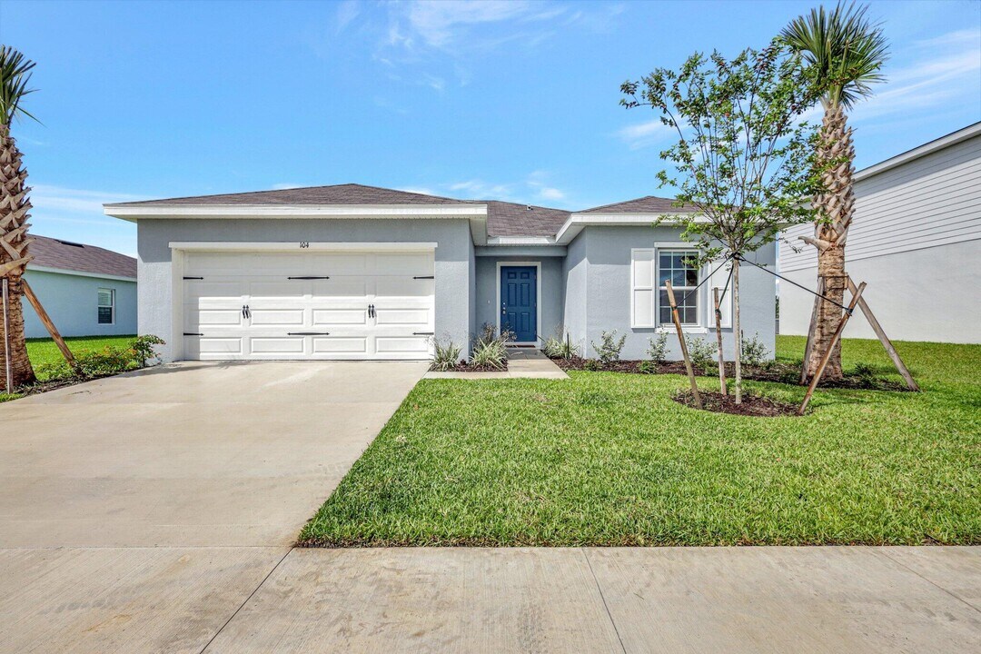 104 Pummelo Pl in Fort Pierce, FL - Building Photo