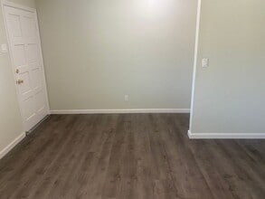 1420 W Oakland Ave in Tulare, CA - Building Photo - Building Photo