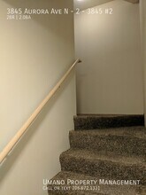 3845 Aurora Ave N in Seattle, WA - Building Photo - Building Photo