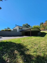 42 E Porter Rd in Asheville, NC - Foto de edificio - Building Photo